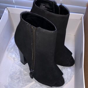 Steve Madden bootie